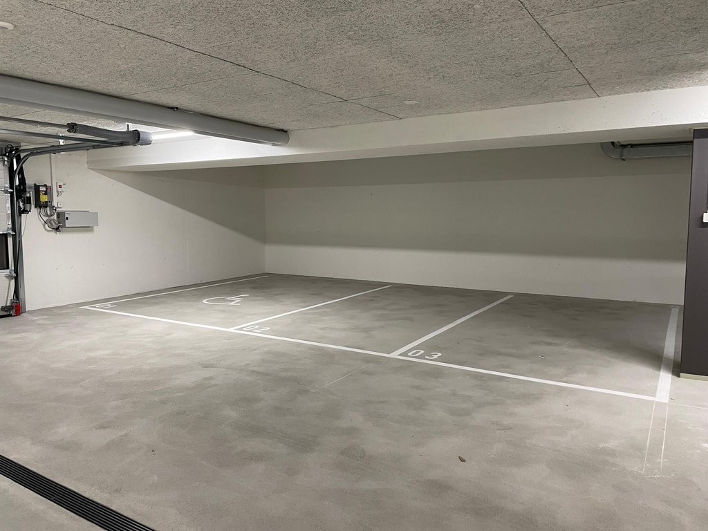 Auto-Einstellplatz im Kreis 6 zu vermieten! - 1