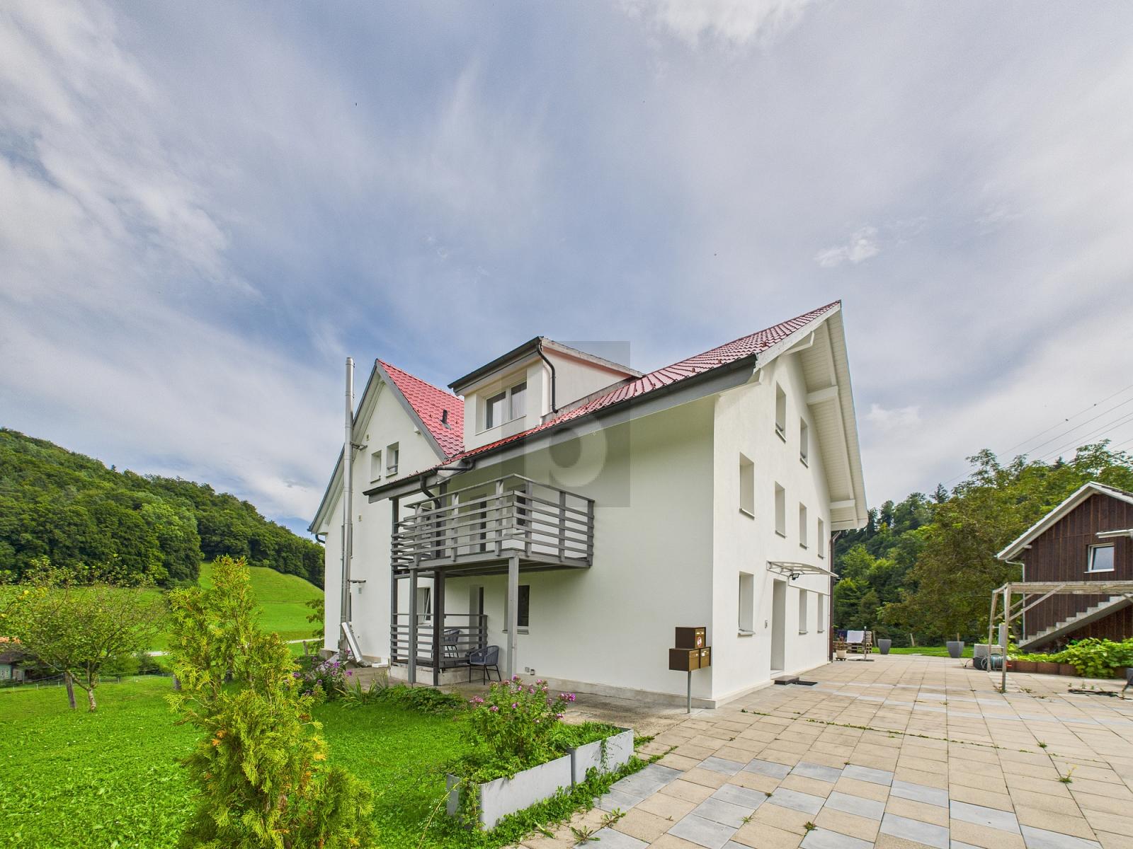 MODERN IN GRÜNER OASE - 0