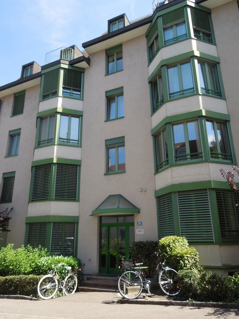 Grosszügige 4.5-ZWG im 1. OG an zentraler Lage in Basel zu vermieten - 0