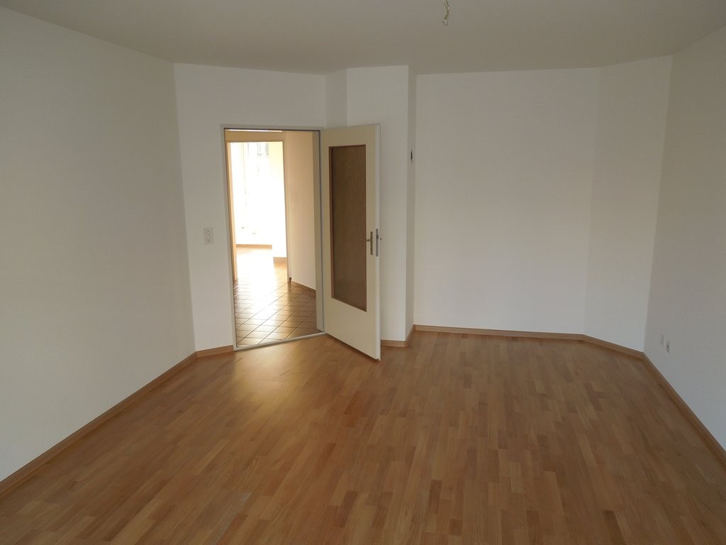 Grosszügige 4.5-ZWG im 1. OG an zentraler Lage in Basel zu vermieten - 3