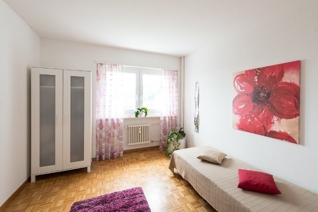Zentral Wohnen mit Balkon - 2