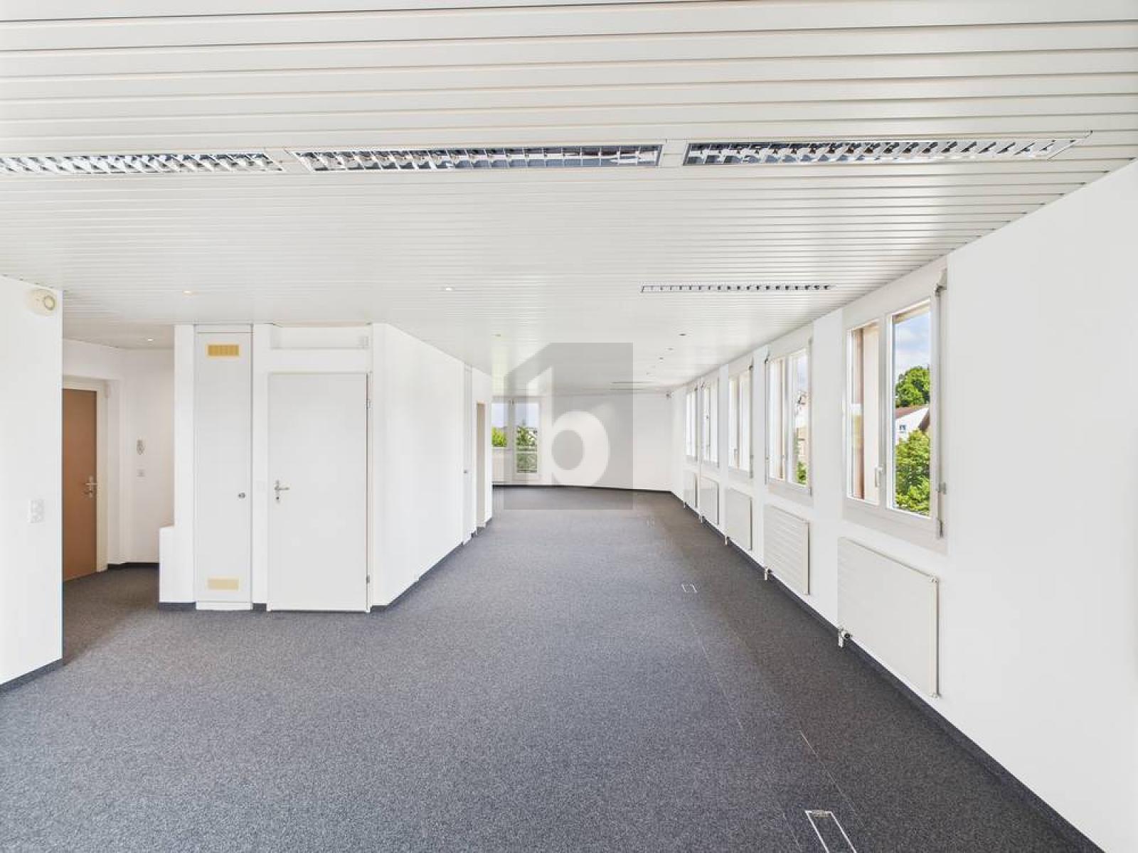 EFFIZIENTES ARBEITEN IN ZENTRALER LAGE - 0