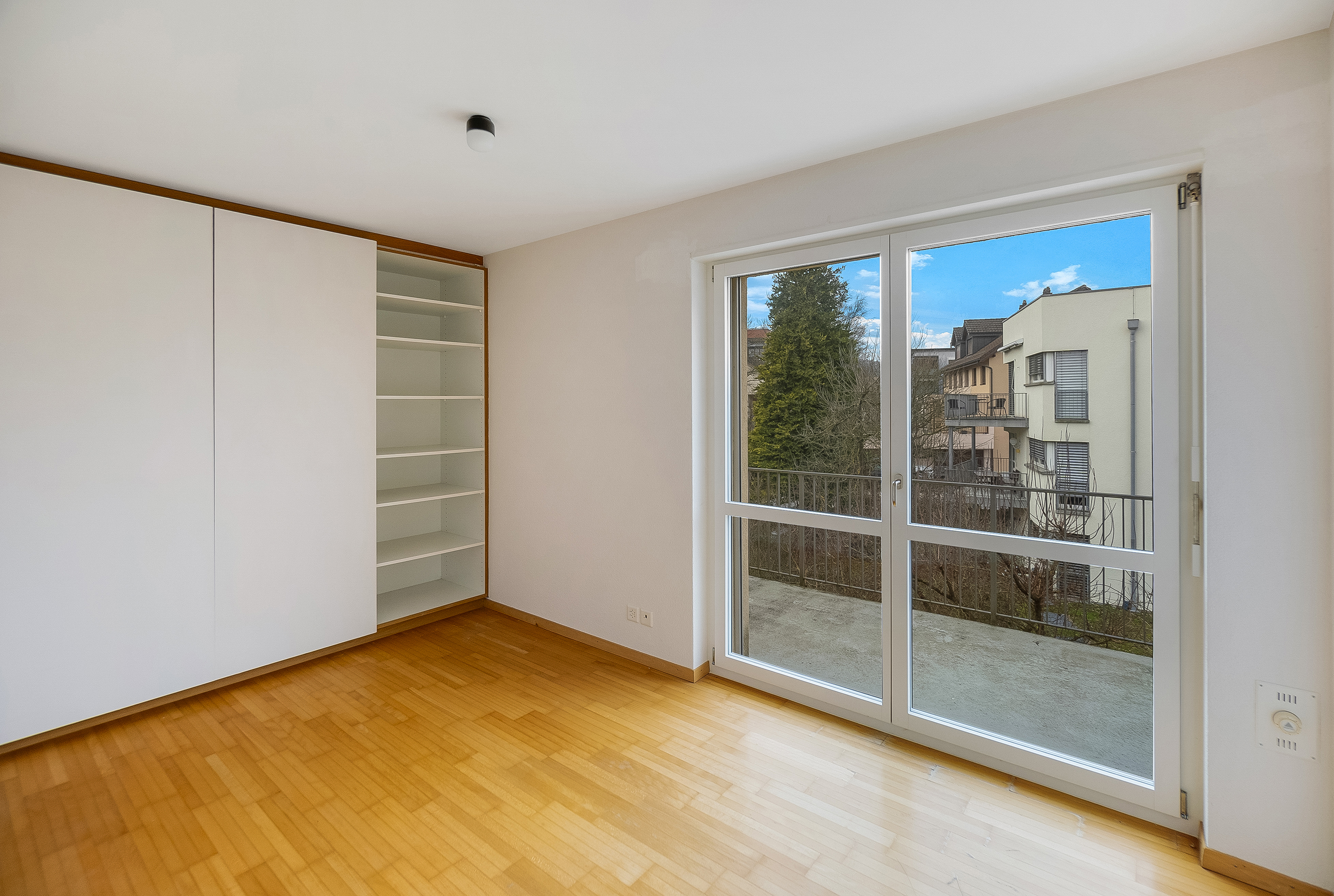 Exclusive 3.5-room duplex attic apartment with far-reaching views and large terrace - 3