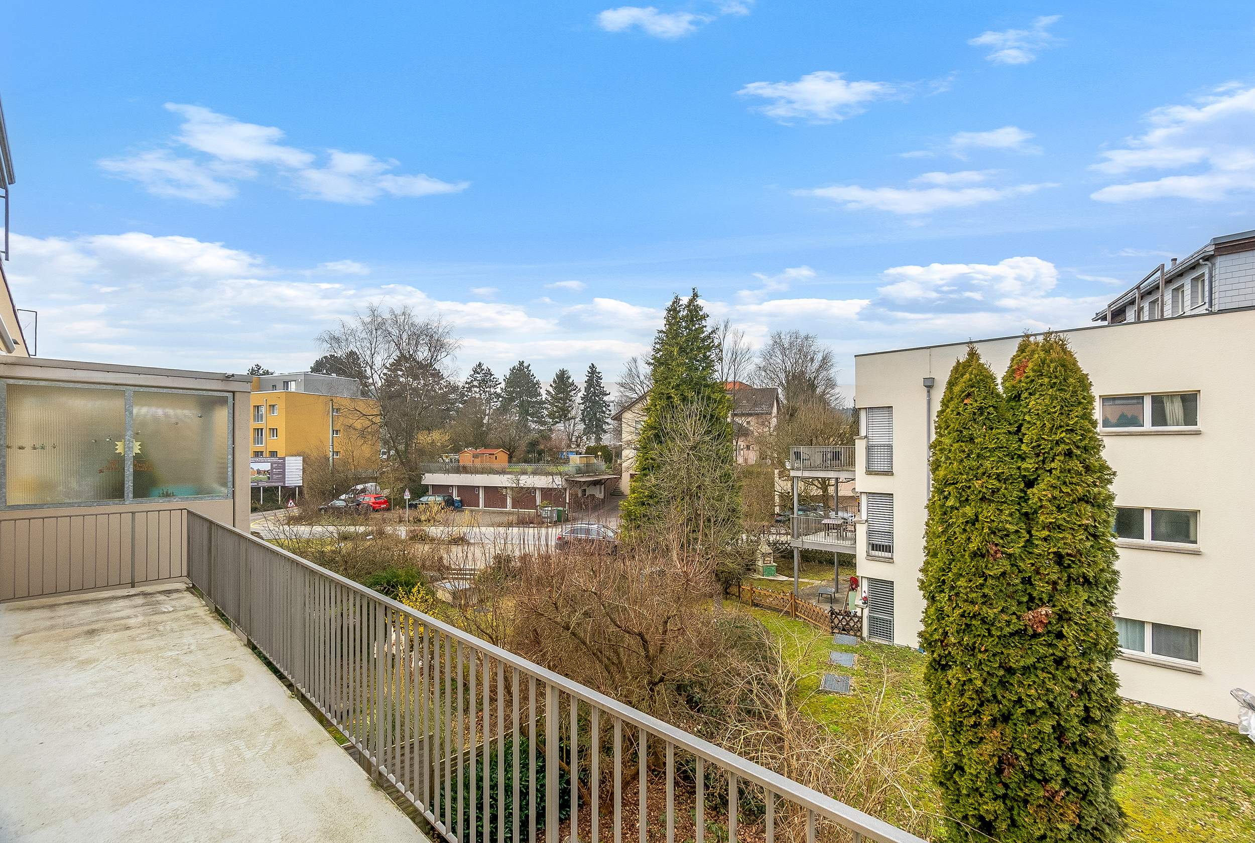 Exclusive 3.5-room duplex attic apartment with far-reaching views and large terrace - 4