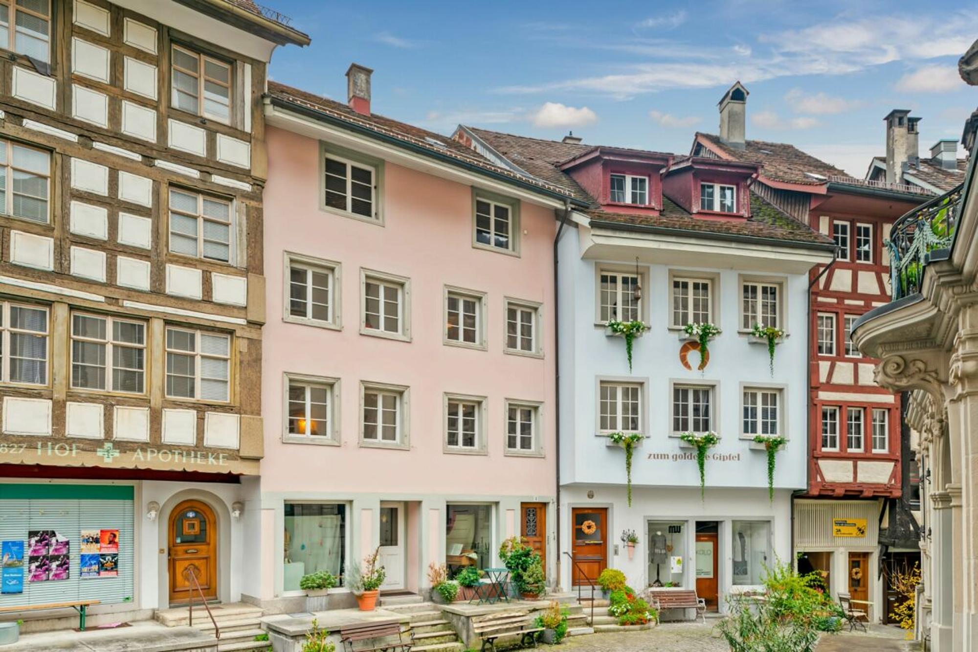 Apartment building in the old town of Wil - 4