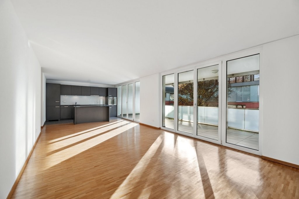 Lichtdurchflutete 3.5 Zimmerwohnung in Sissach - 2