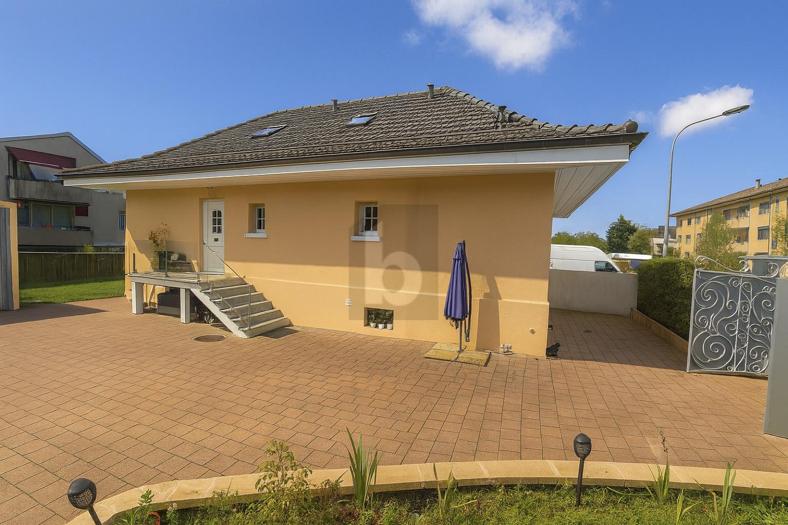 PRIX EXCEPTIONNEL ! VILLA AVEC JARDIN CÔTÉ LAC - 0