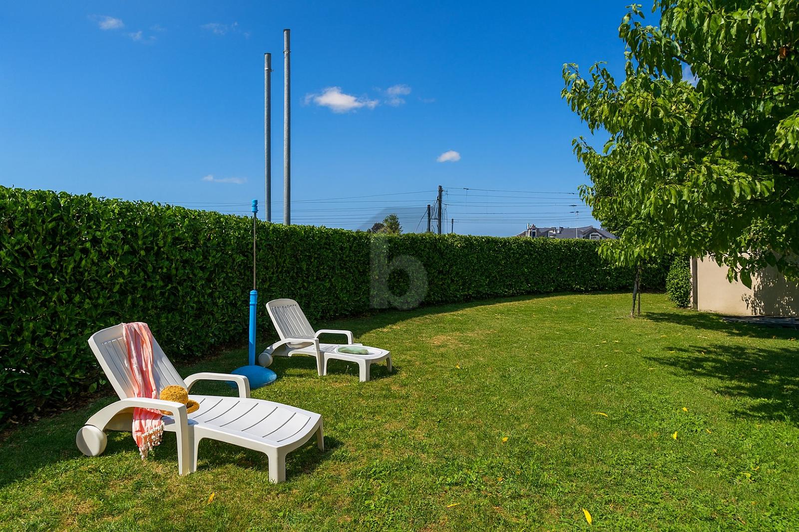 PRIX EXCEPTIONNEL ! VILLA AVEC JARDIN CÔTÉ LAC - 1