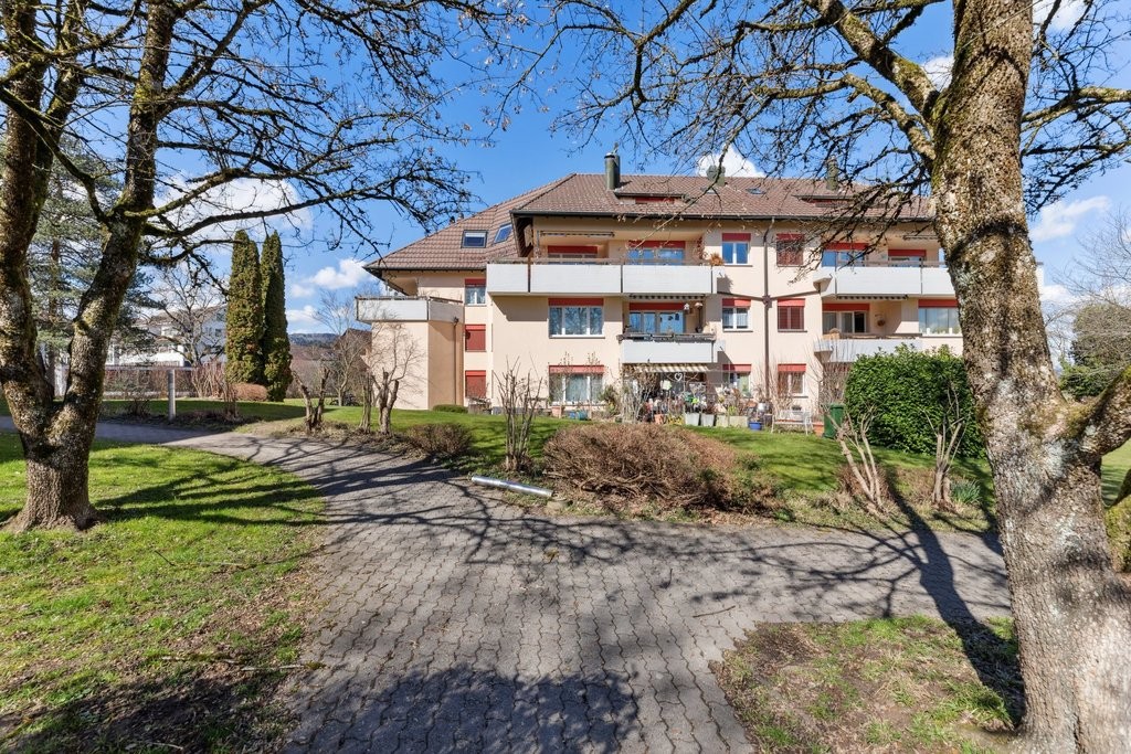 Dachwohnung mit Balkon und Cheminée - 0