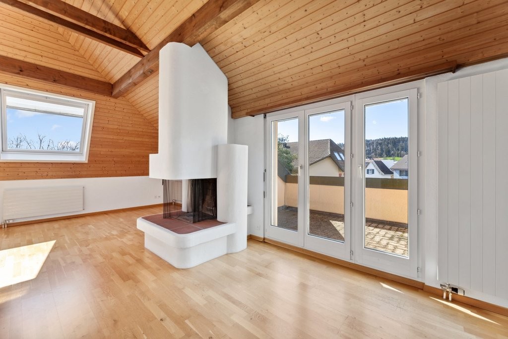 Dachwohnung mit Balkon und Cheminée - 1