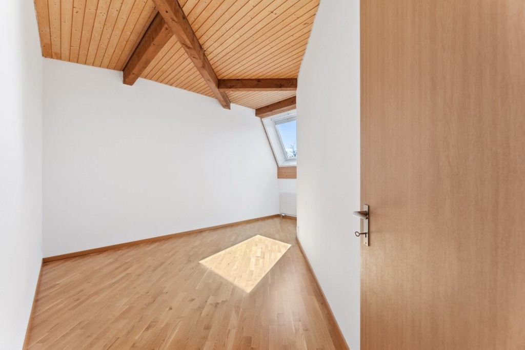 Dachwohnung mit Balkon und Cheminée - 3