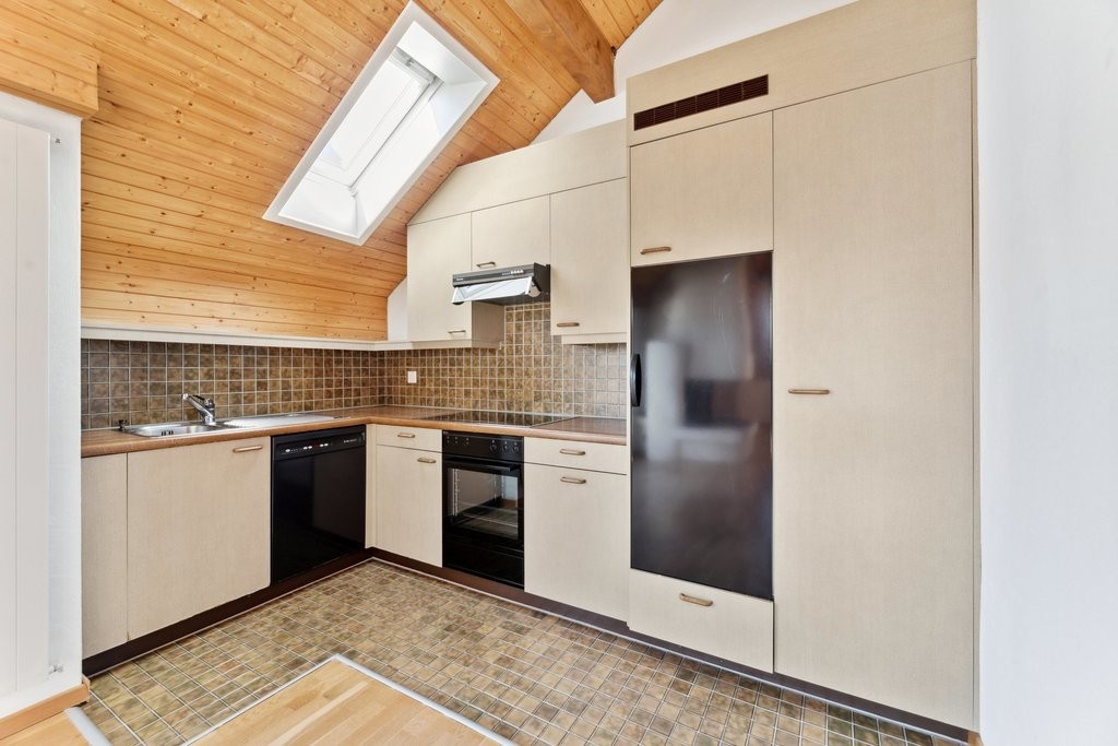 Dachwohnung mit Balkon und Cheminée - 4