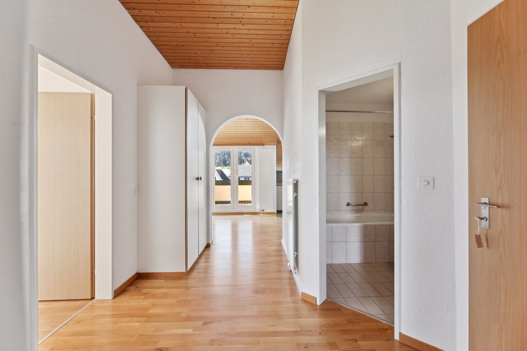 Dachwohnung mit Balkon und Cheminée - 6