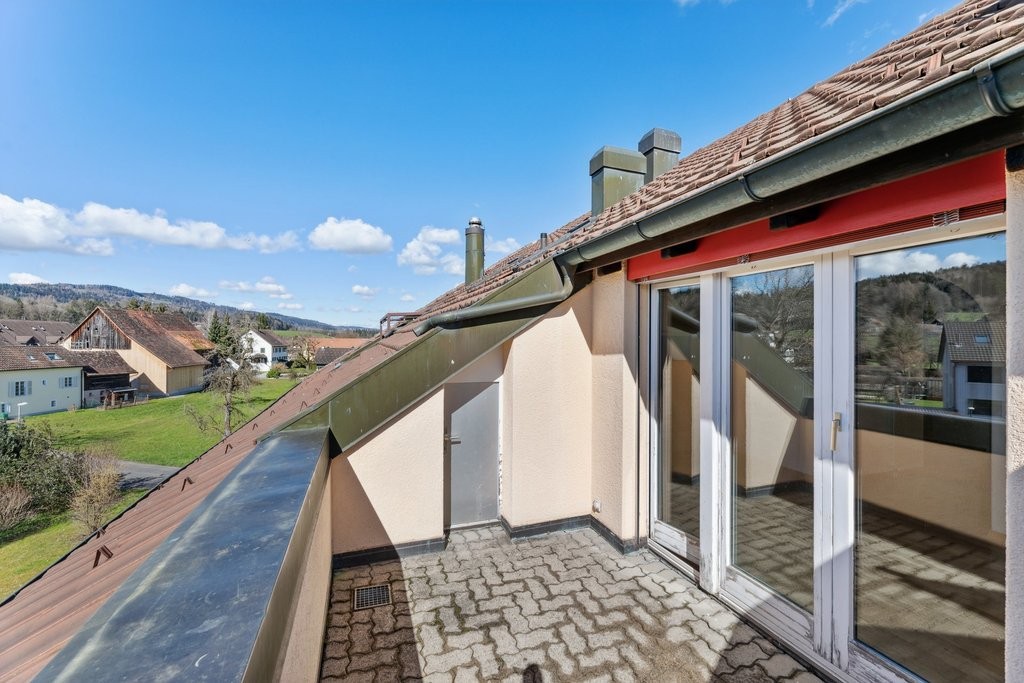 Dachwohnung mit Balkon und Cheminée - 7