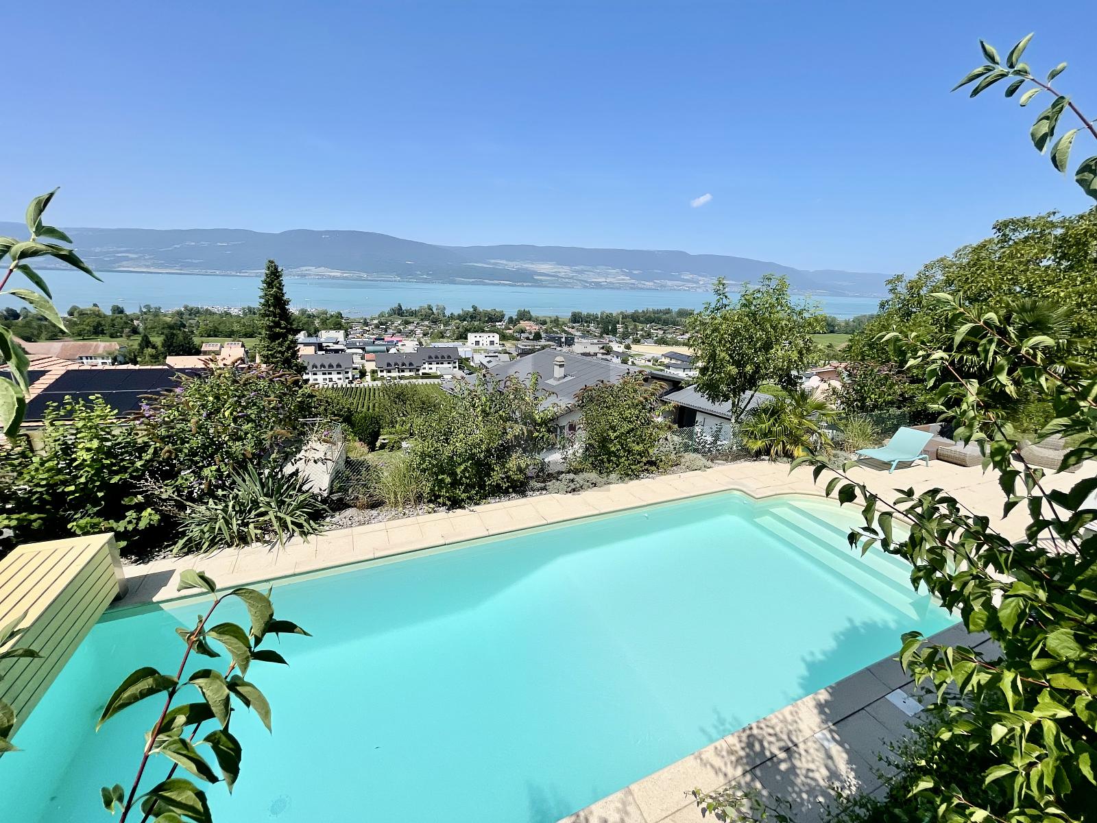 BIEN D'EXCEPTION AVEC VUE LAC IMPRENABLE ET PISCINE - 0