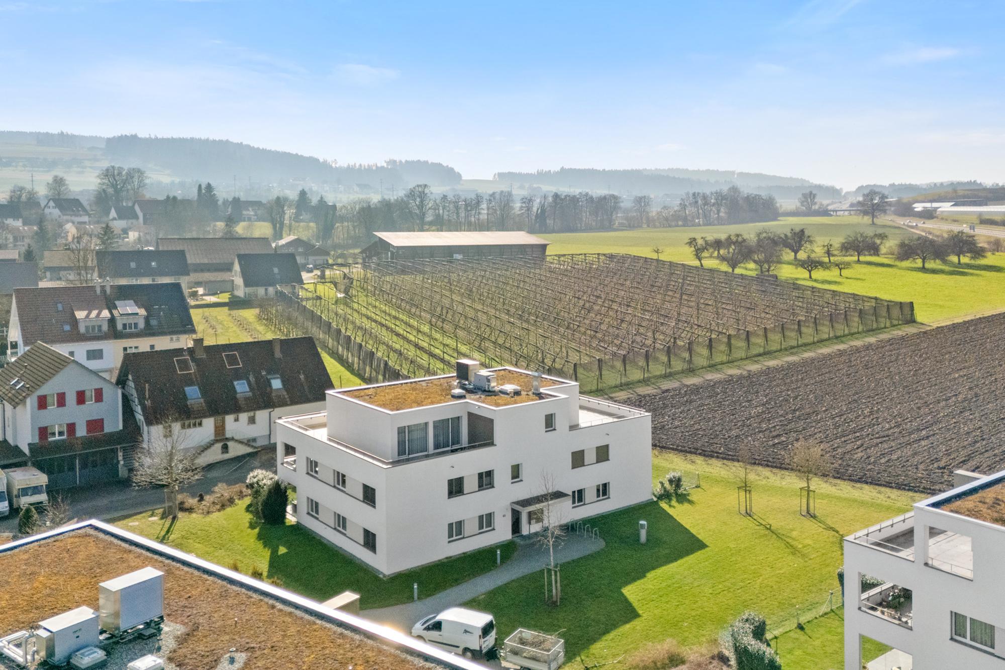 Exclusive Minergie 3.5-room apartment with far-reaching views and large garden - 12