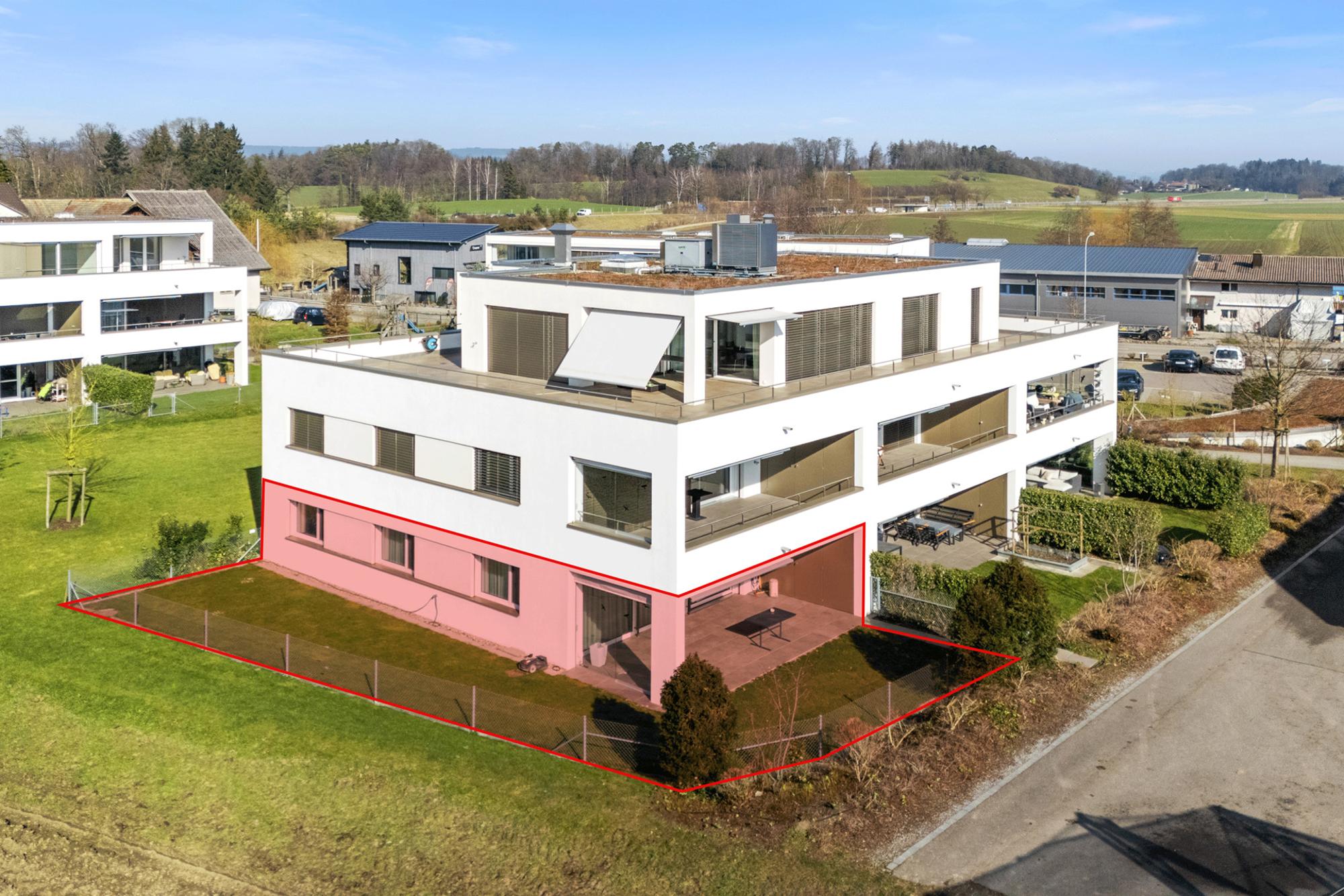 Exclusive Minergie 3.5-room apartment with far-reaching views and large garden - 0