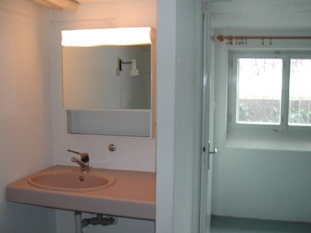 Bastelraum mit WC zu vermieten, CHF 250 inkl. Strom und Wasser - 2