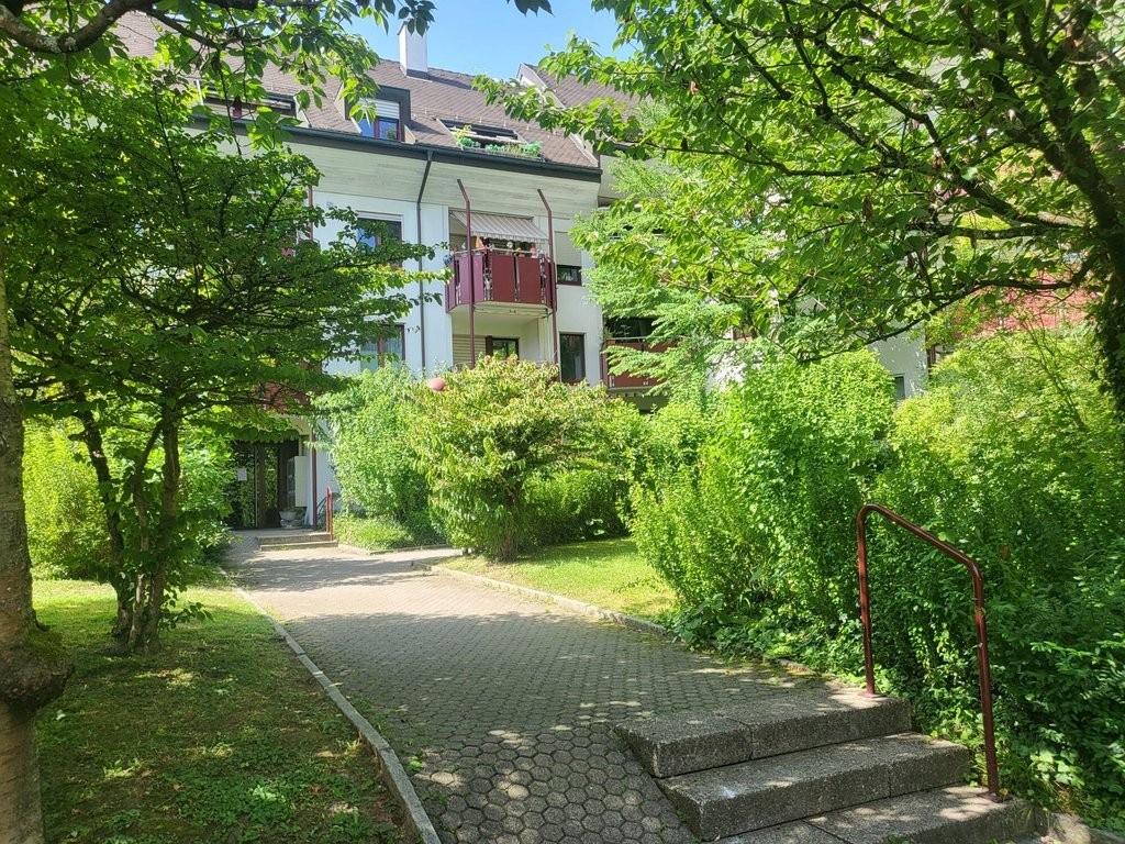 Einstellplatz an zentraler Lage - 1