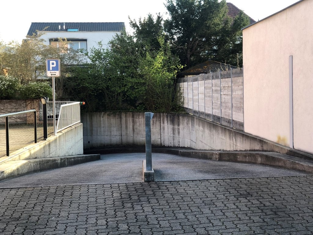 Einstellplatz an zentraler Lage - 0