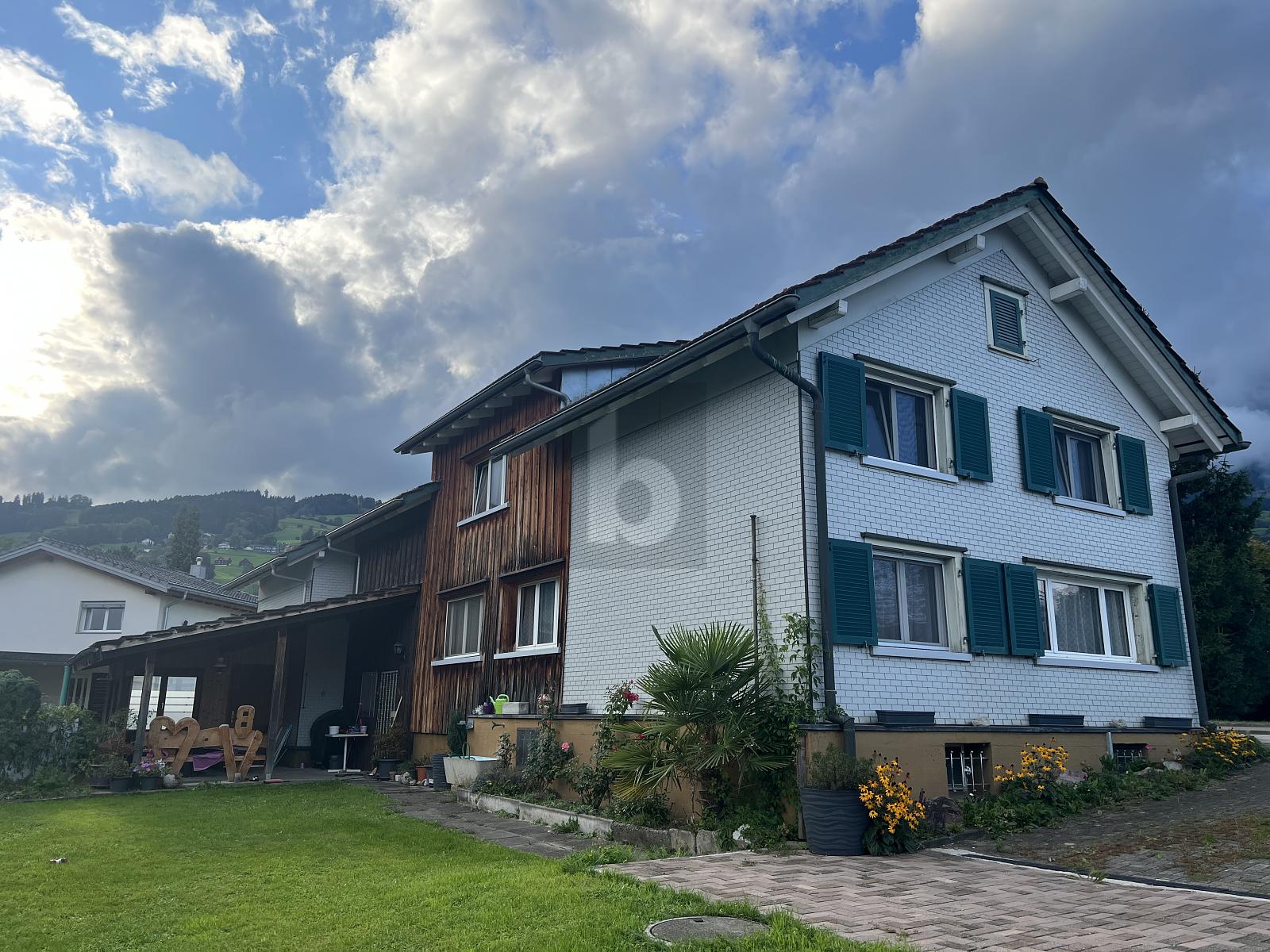 FAMILIENFREUNDLICH MIT GROSSEM GARTEN! - 0