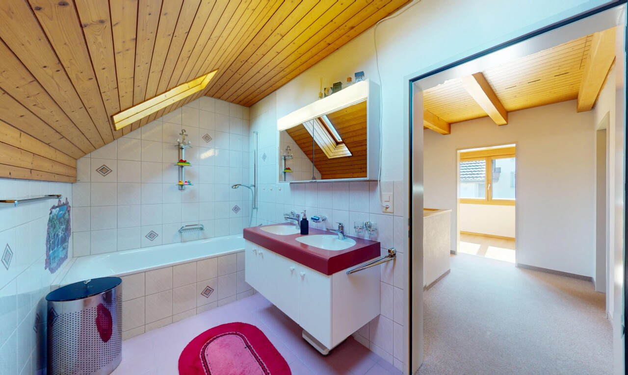 Freistehendes Einfamilienhaus mit viel Platz und Charme - 8