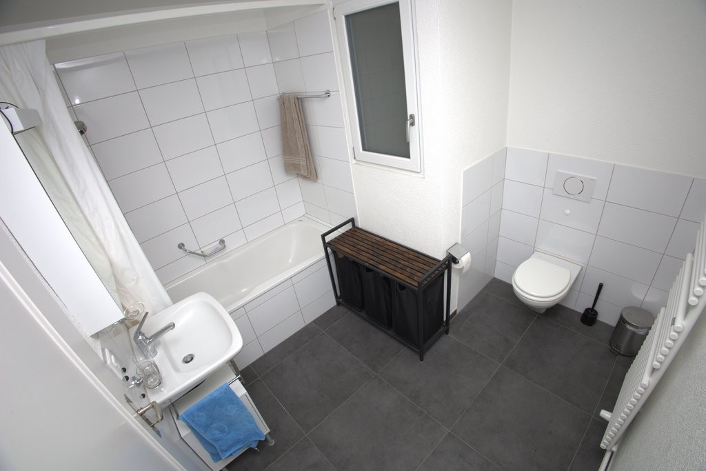 Heimelige Dachwohnung im Sandrain-Quartier - 3