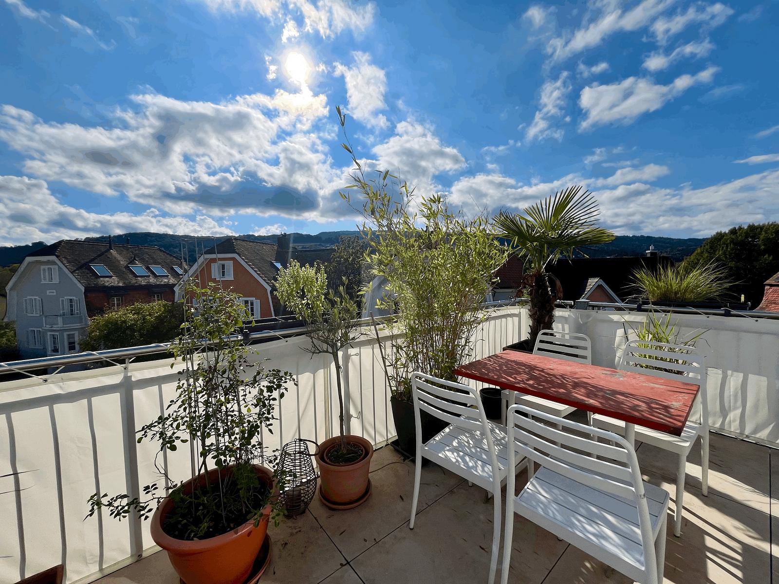 PREISHIT! VIEL PLATZ MIT GROSSEM BALKON MIT WEITSICHT - 0