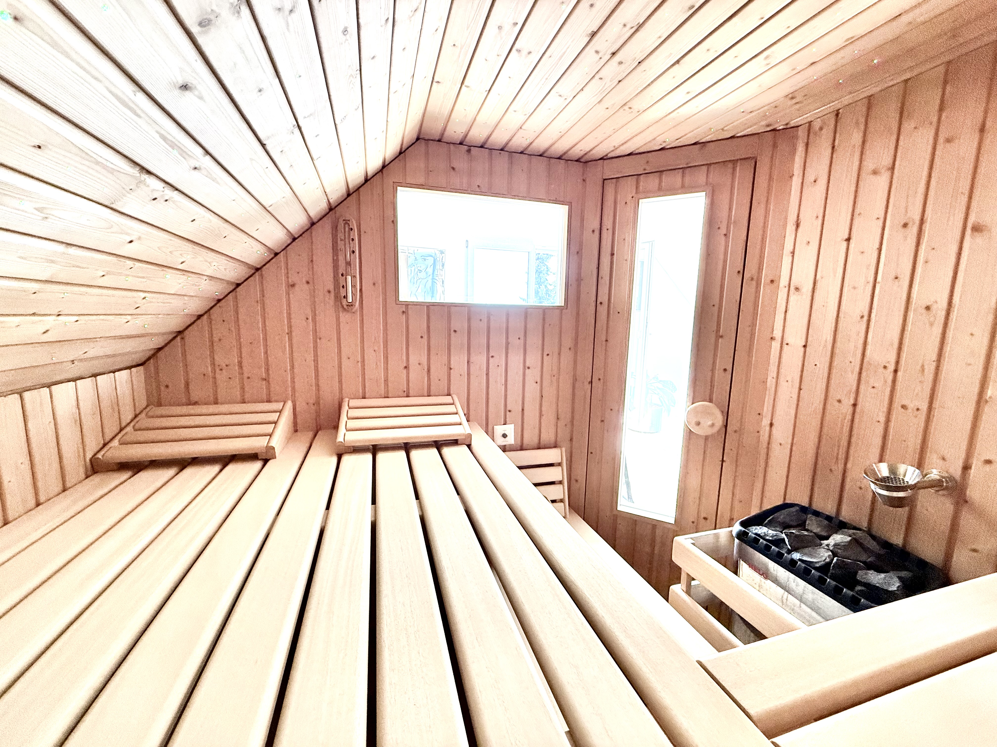 Penthouse duplex attic with gallery, sauna, free cooling and fireplace - 6