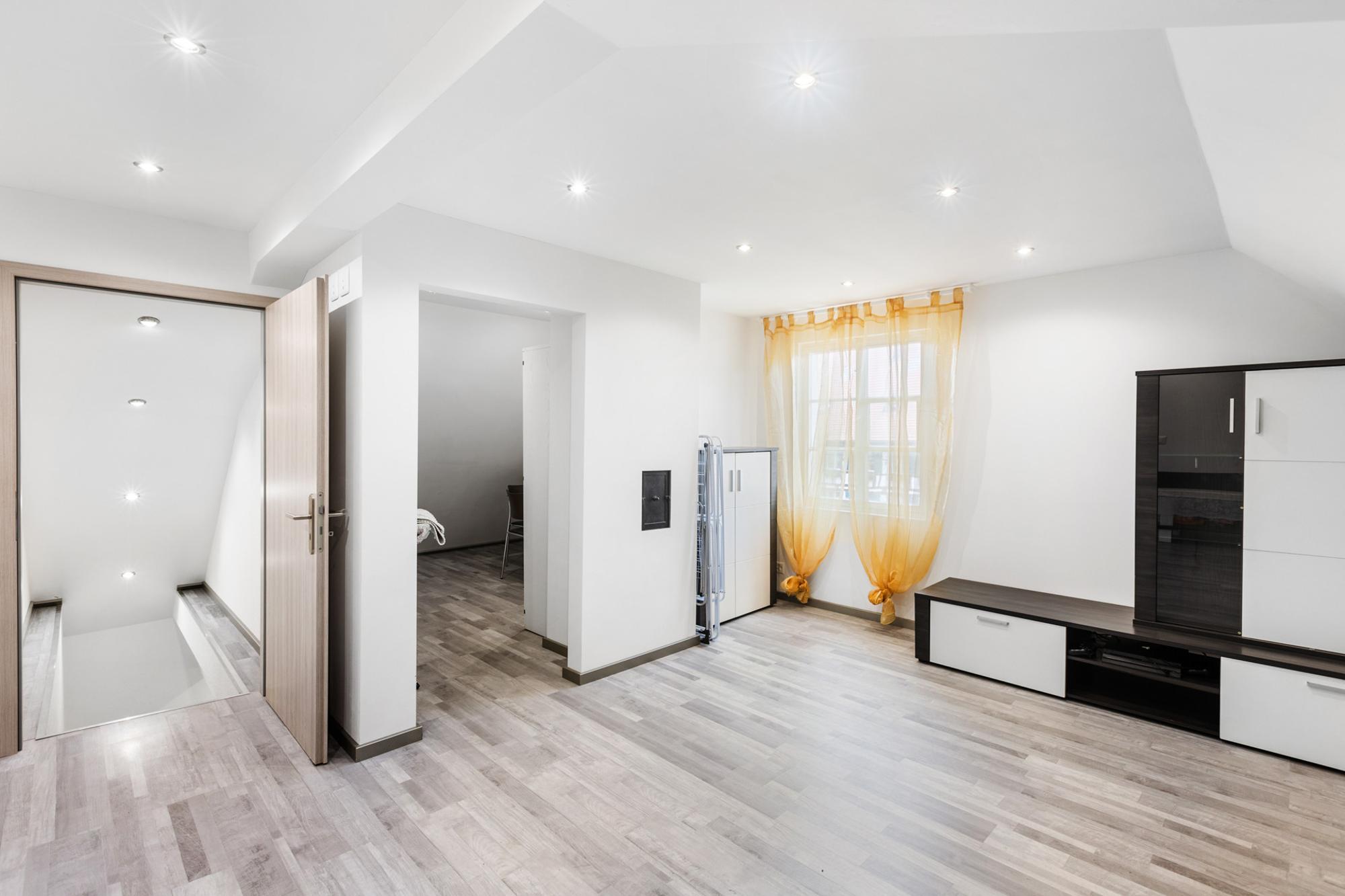 Living & working combined in style: a 5.5-corner house in a class of its own - 11