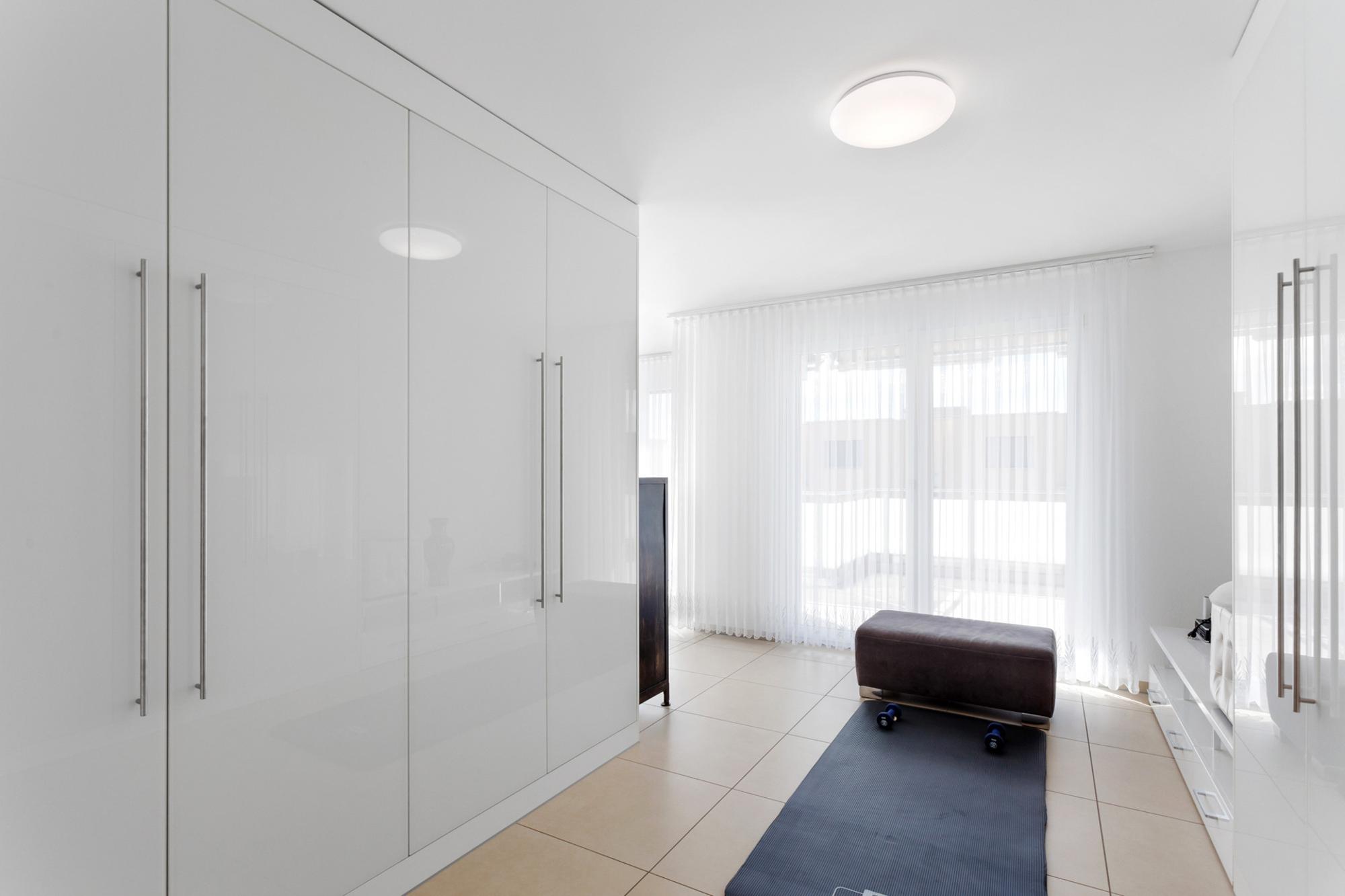 Unique 5.5-room attic apartment with dream terrace in Bülach - 9