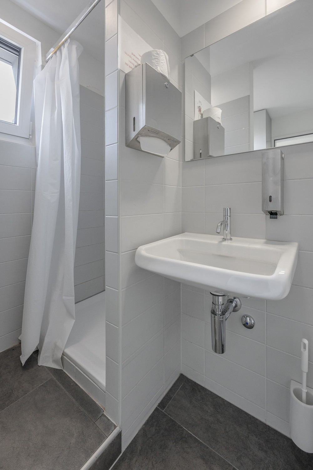 Bezugsbereite Fläche mit Dachterrasse mitten in Oerlikon - 8